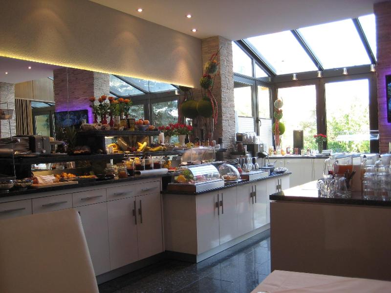 Hotel Zum Rosengarten image