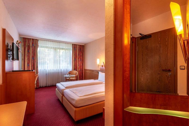 Hotel Zum Rosengarten image