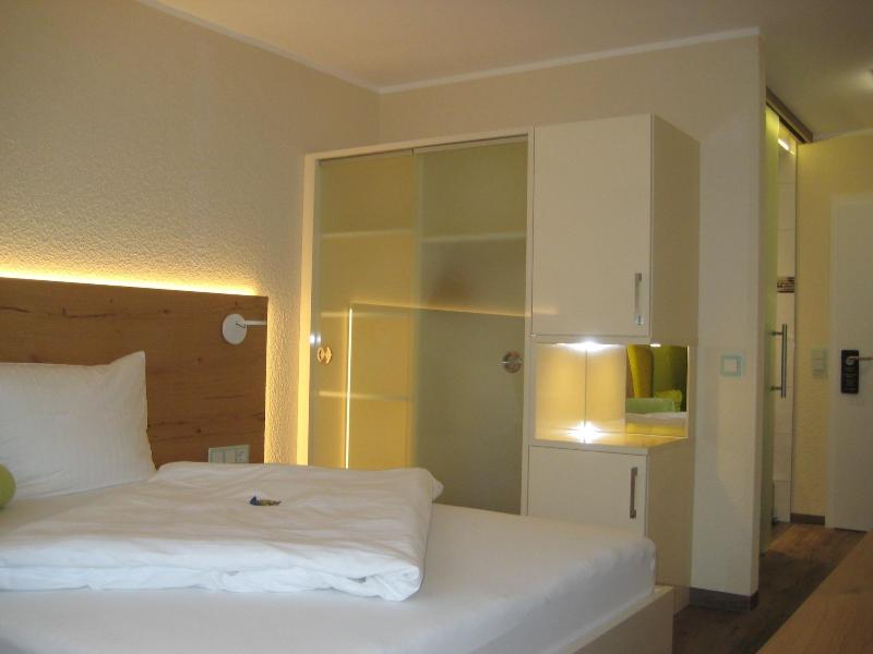 Hotel Zum Rosengarten image