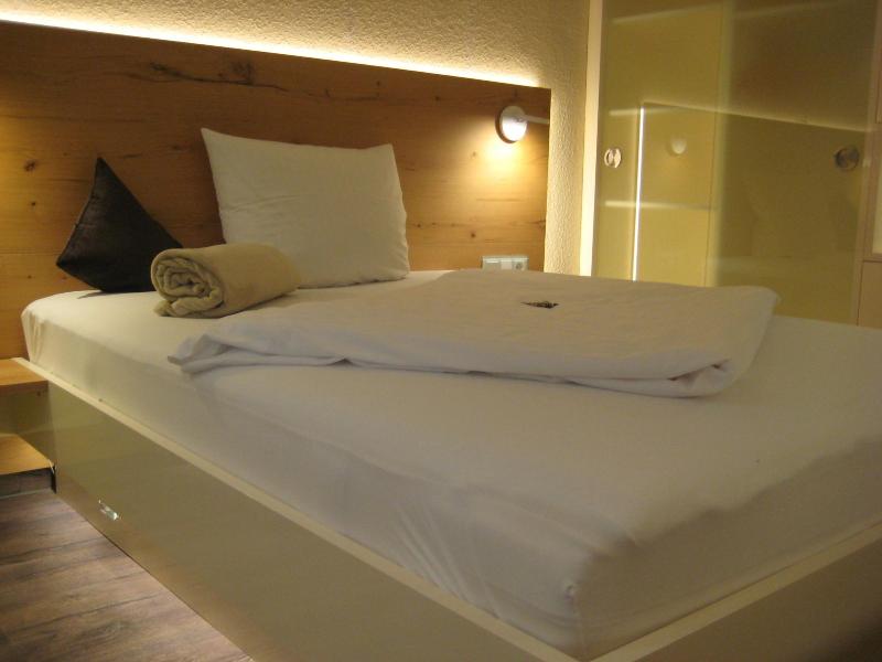 Hotel Zum Rosengarten image