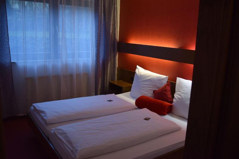 Hotel Zum Rosengarten image