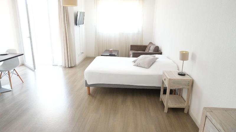 Zenao Appart Hotel Yzeure image