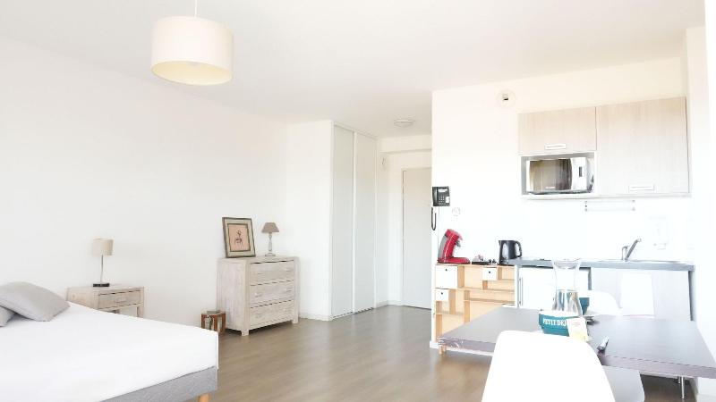 Zenao Appart Hotel Yzeure image