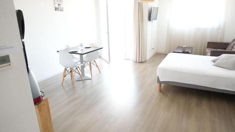 Zenao Appart Hotel Yzeure image