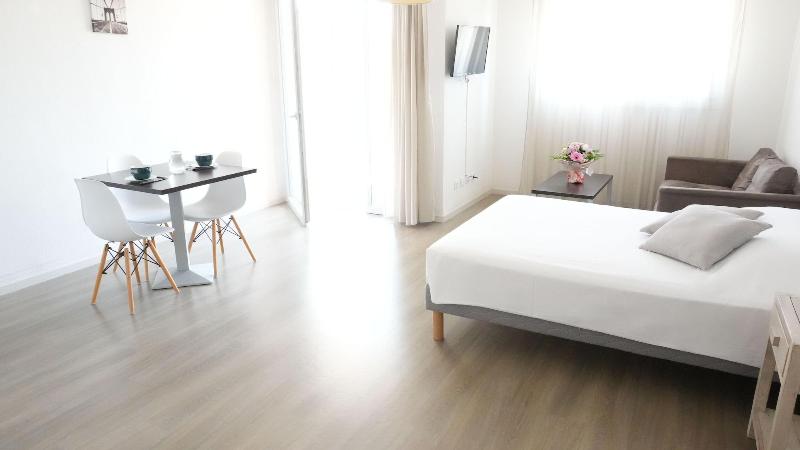 Zenao Appart Hotel Yzeure image