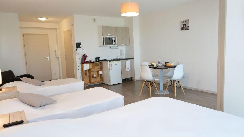 Zenao Appart Hotel Yzeure image