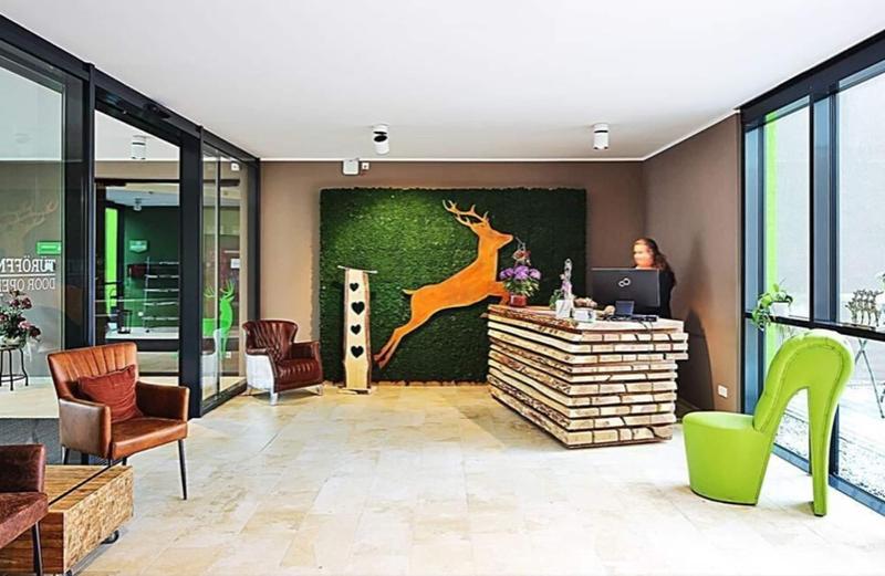 Green Deer Bavarian image