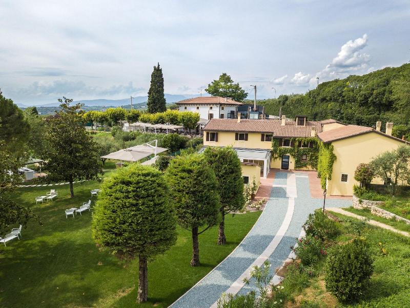 Ca Toresele Relais Osteria Garden image