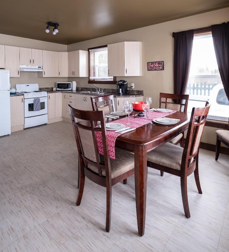 Heron S Nest Cottages image