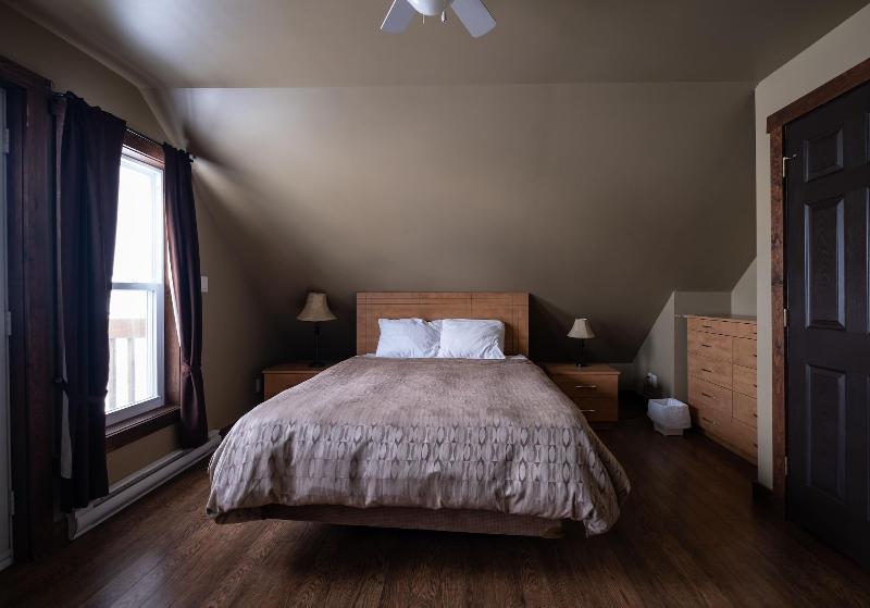 Heron S Nest Cottages image