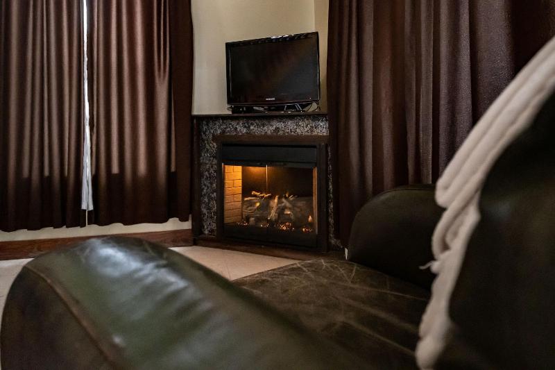 Heron S Nest Cottages image