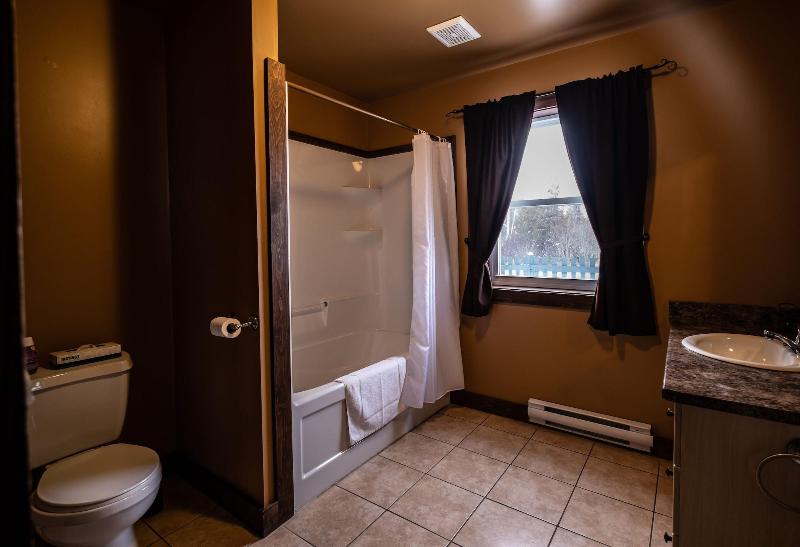 Heron S Nest Cottages image