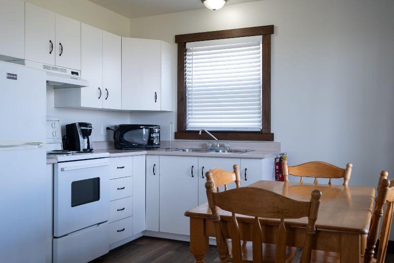 Heron S Nest Cottages image