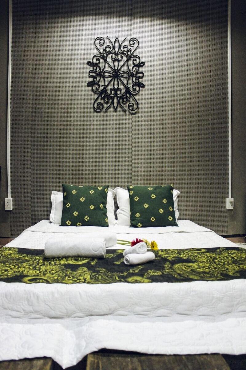 Nha Saigon image