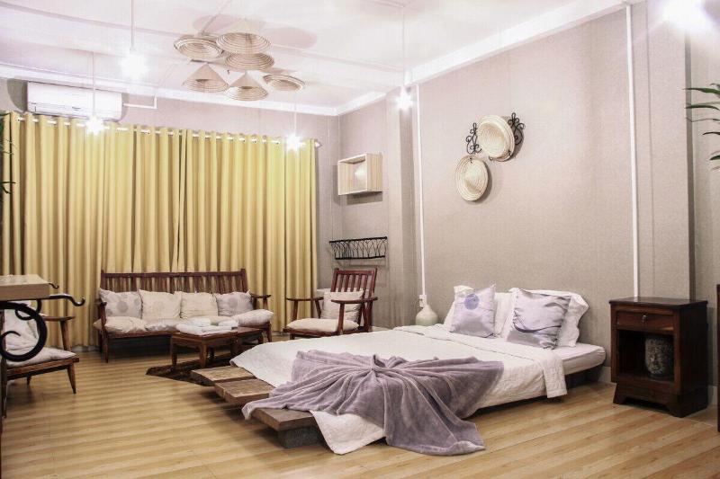 Nha Saigon image