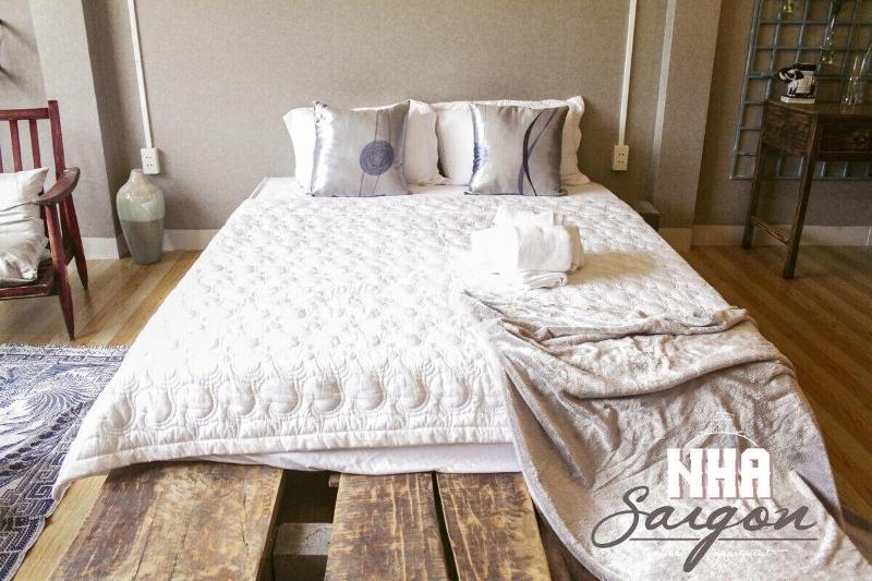 Nha Saigon image