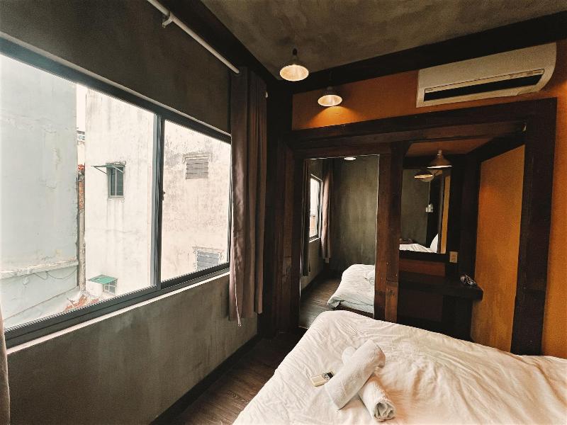 Nha Saigon image