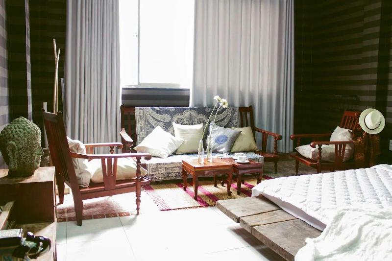 Nha Saigon image