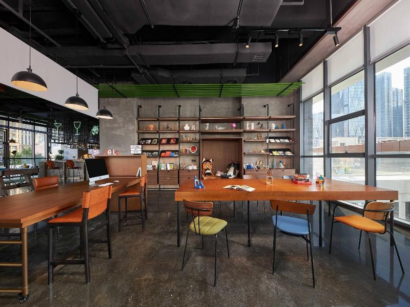 Moxy Shenzhen North Station photo 4