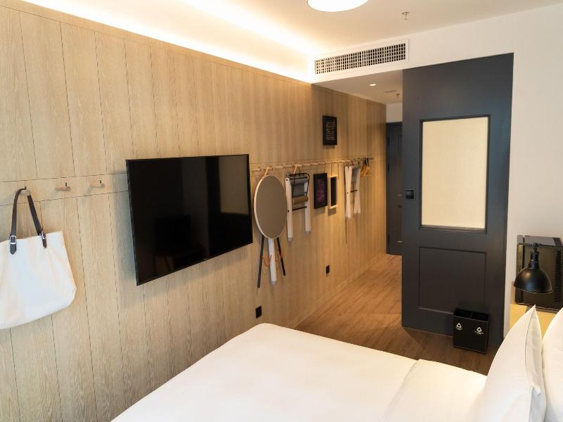 Moxy Shenzhen North Station image