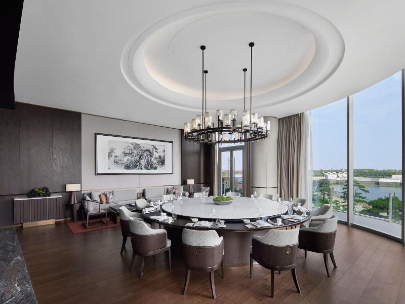 Sheraton Rizhao Hotel image