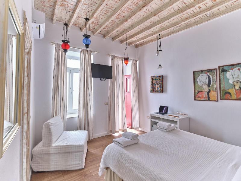 La Maison Kalogera image