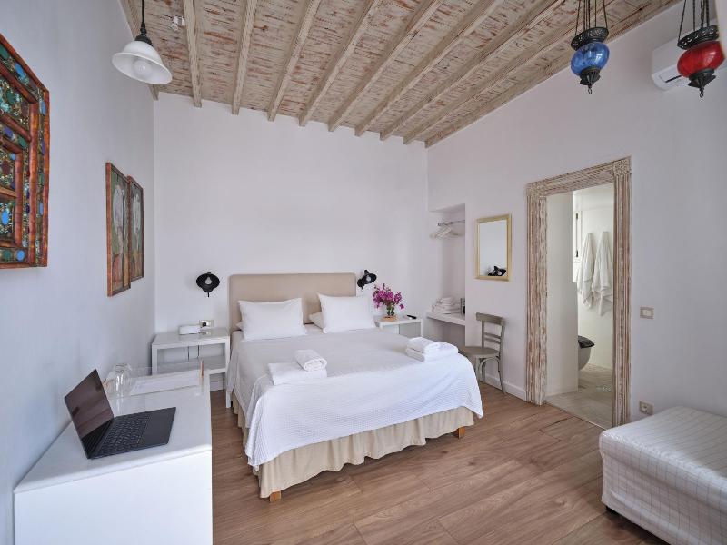La Maison Kalogera image