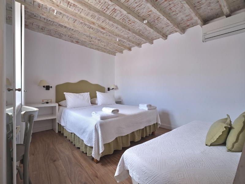 La Maison Kalogera image