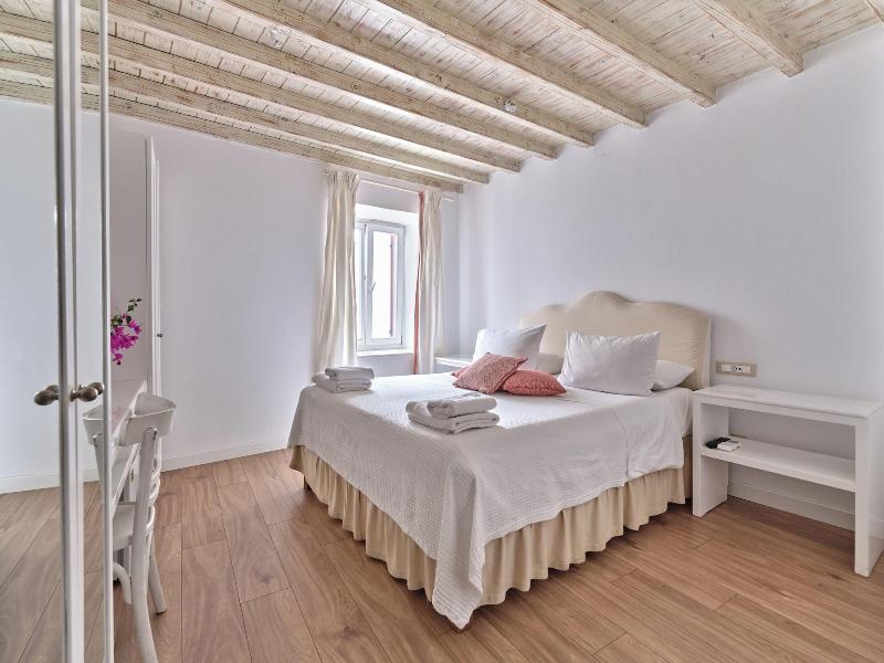 La Maison Kalogera image
