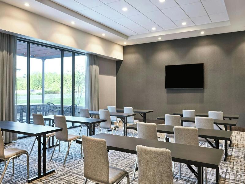 Ac Hotel By Marriott St Louis Chesterfield image
