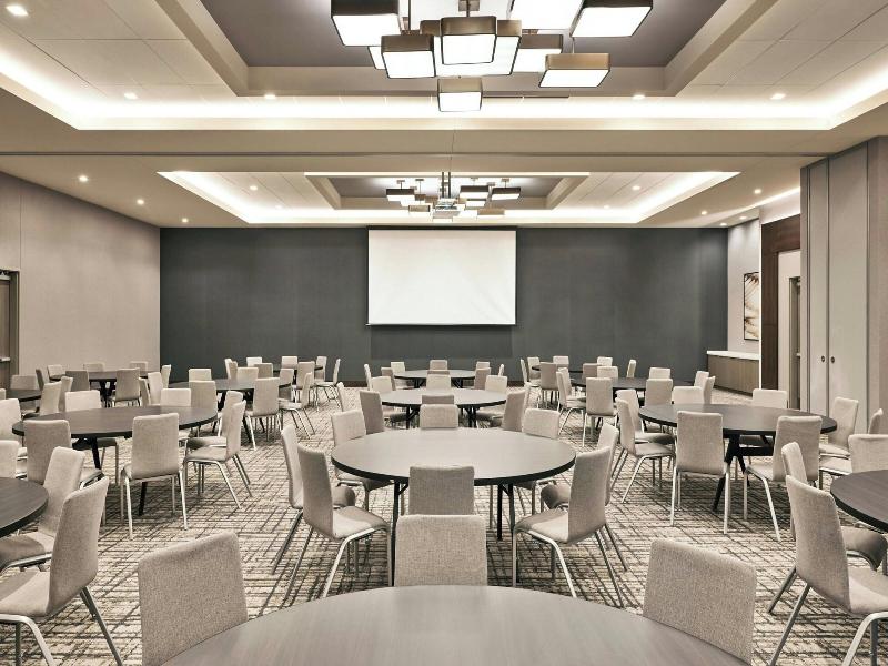Ac Hotel By Marriott St Louis Chesterfield image