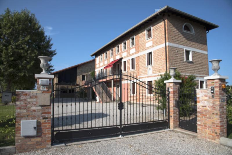 Chiaro Di Luna image