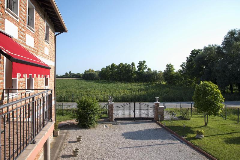 Chiaro Di Luna image