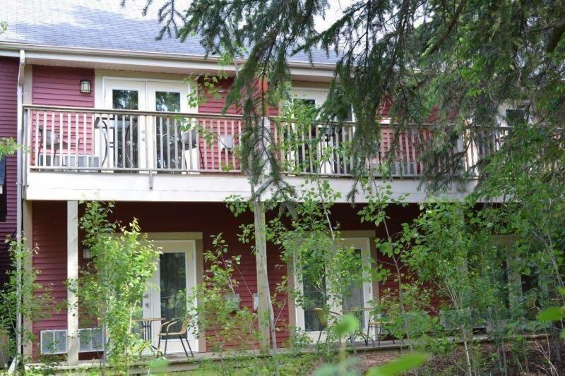 Village Creek Country Inn — general view