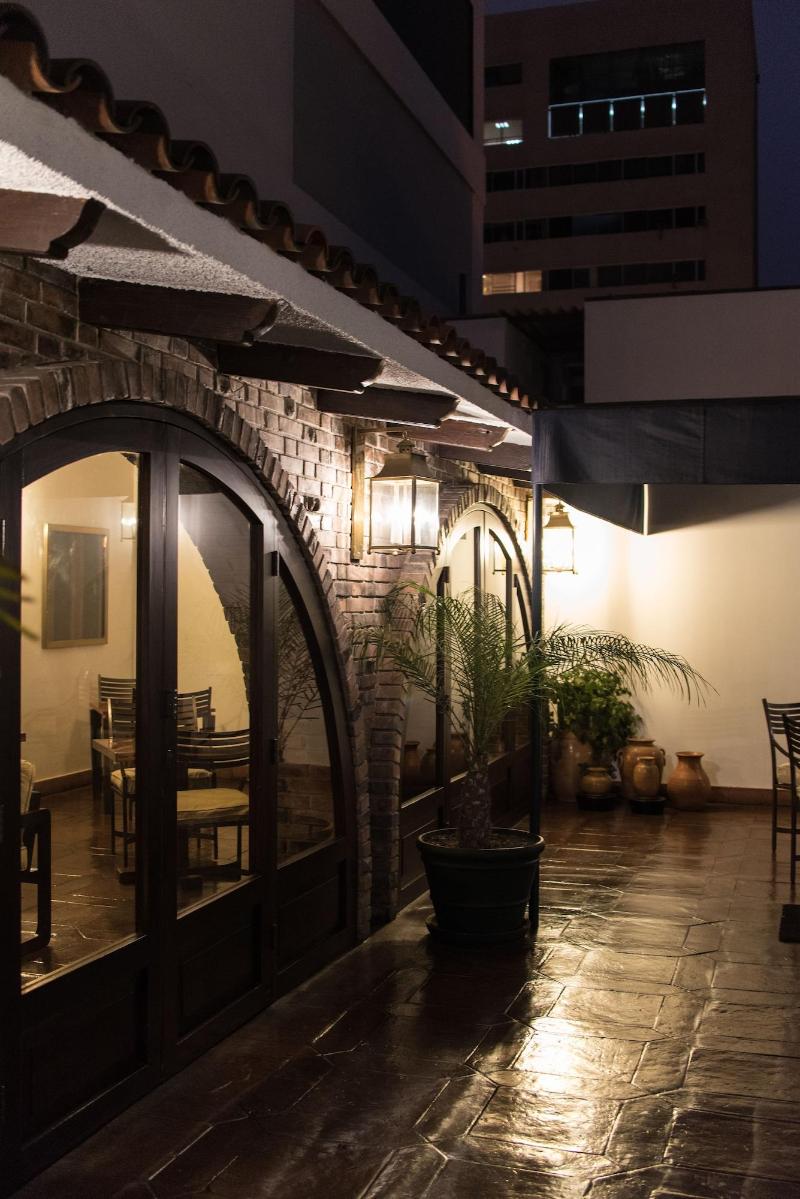 Apart Hotel El Doral image