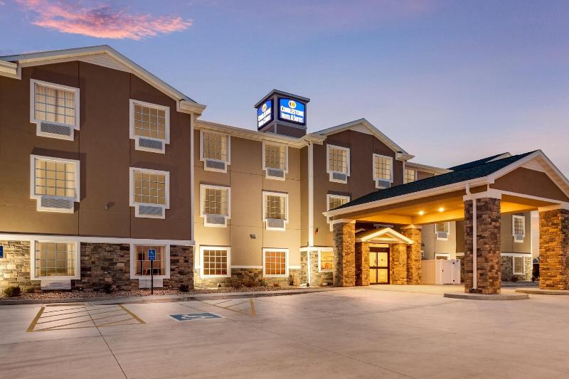 Cobblestone Hotel Suites Cozad image