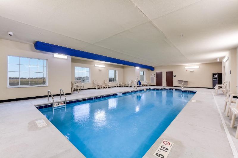 Cobblestone Hotel Suites Cozad image