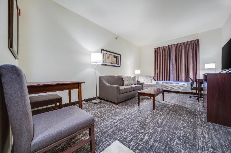 Cobblestone Hotel Suites Cozad image