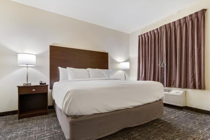 Cobblestone Hotel Suites Cozad image