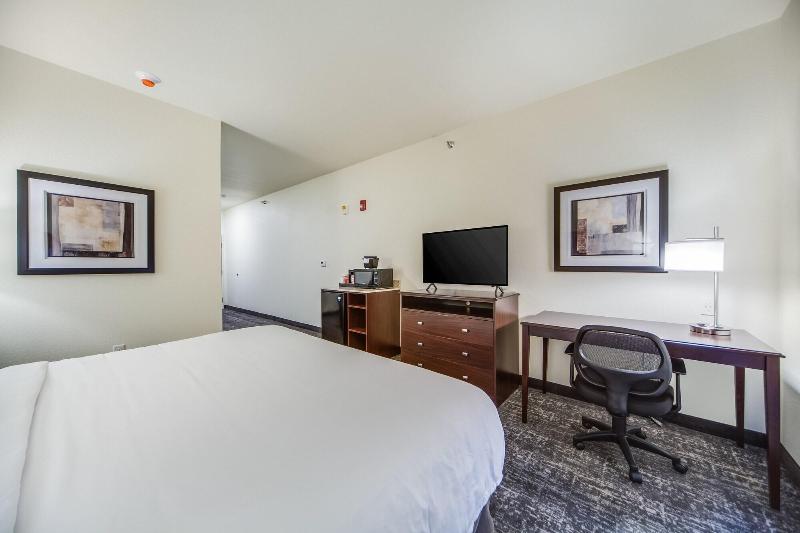 Cobblestone Hotel Suites Cozad image