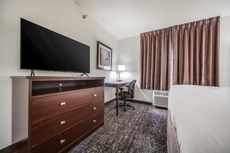 Cobblestone Hotel Suites Cozad image