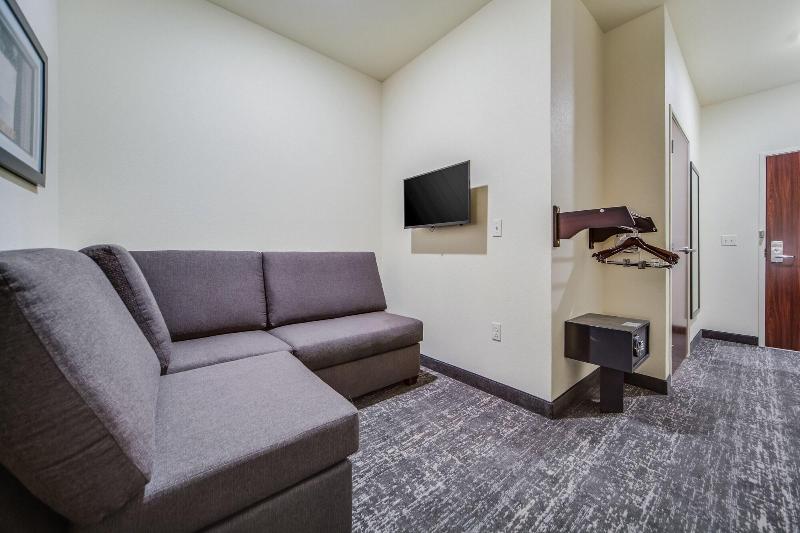 Cobblestone Hotel Suites Cozad image