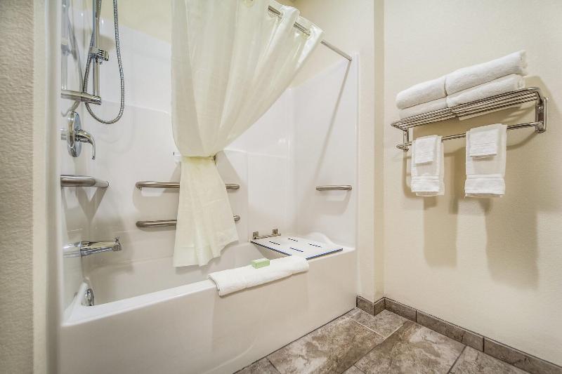 Cobblestone Hotel Suites Cozad image