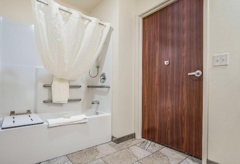 Cobblestone Hotel Suites Cozad image