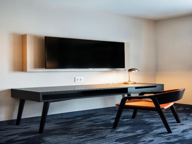 Fairfield Inn Suites By Marriott North Bay image