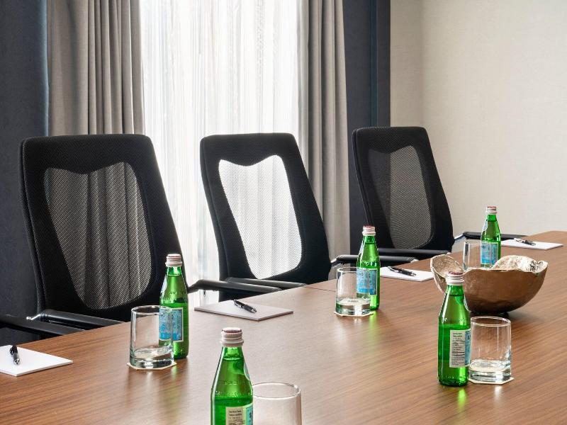 Fairfield Inn Suites By Marriott North Bay image