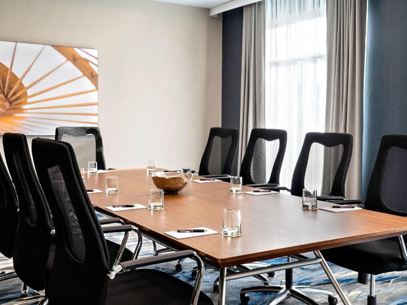 Fairfield Inn Suites By Marriott North Bay image