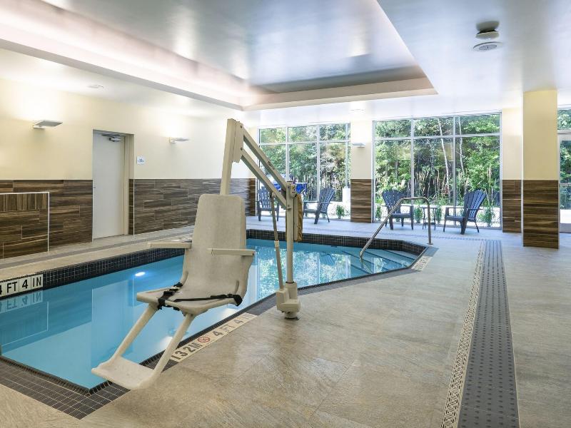 Fairfield Inn Suites By Marriott North Bay image
