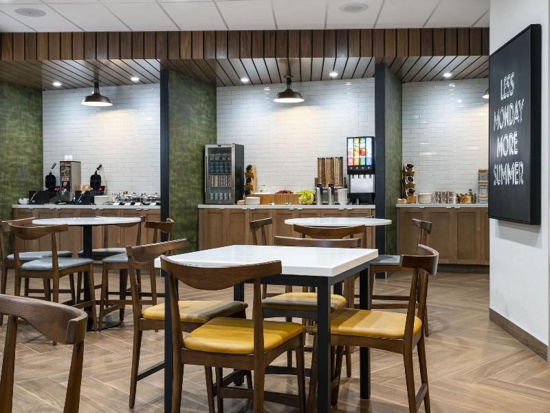 Fairfield Inn Suites By Marriott North Bay image