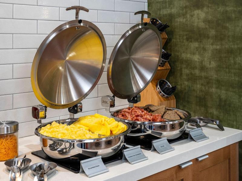 Fairfield Inn Suites By Marriott North Bay image